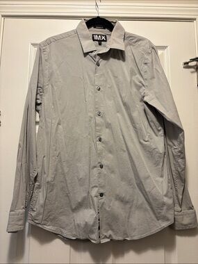 Men’s Light Gray Button-Up Dress Shirt